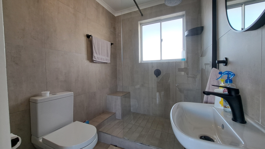 2 Bedroom Property for Sale in Table View Western Cape